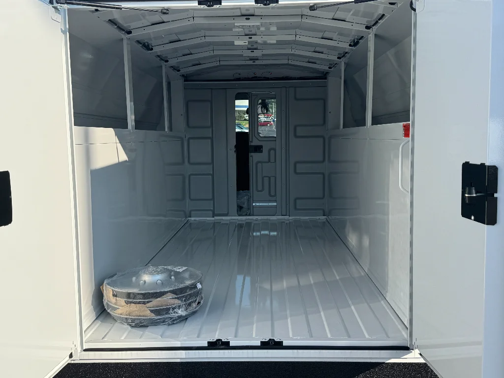 New 2027 Oxford White Ford Knapheide KUV image 5