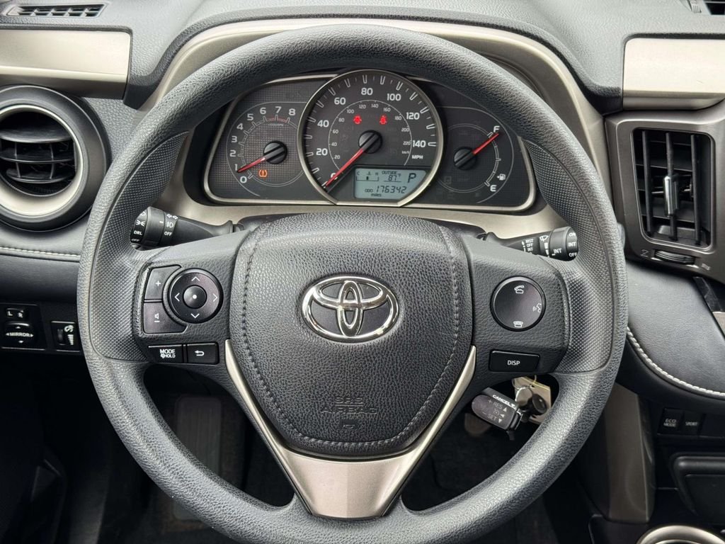 Used 2014 Black Toyota XLE image 10
