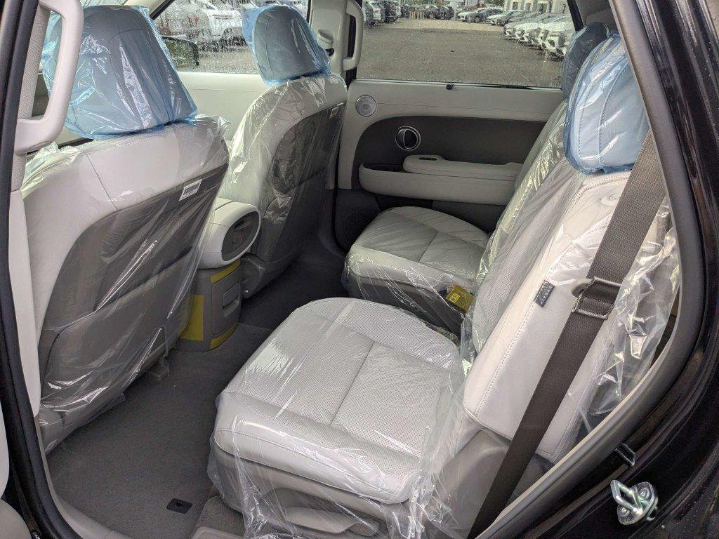 New 2027 Black Hyundai Limited 7P image 14