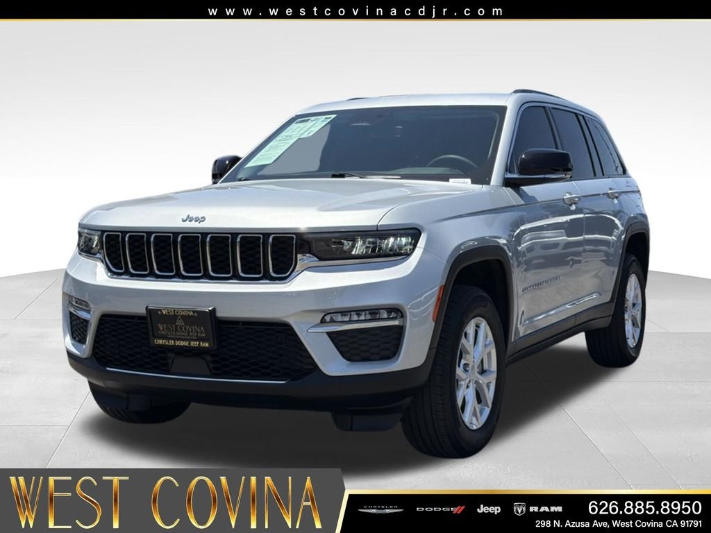 Used 2023 Silver Jeep Limited image 4