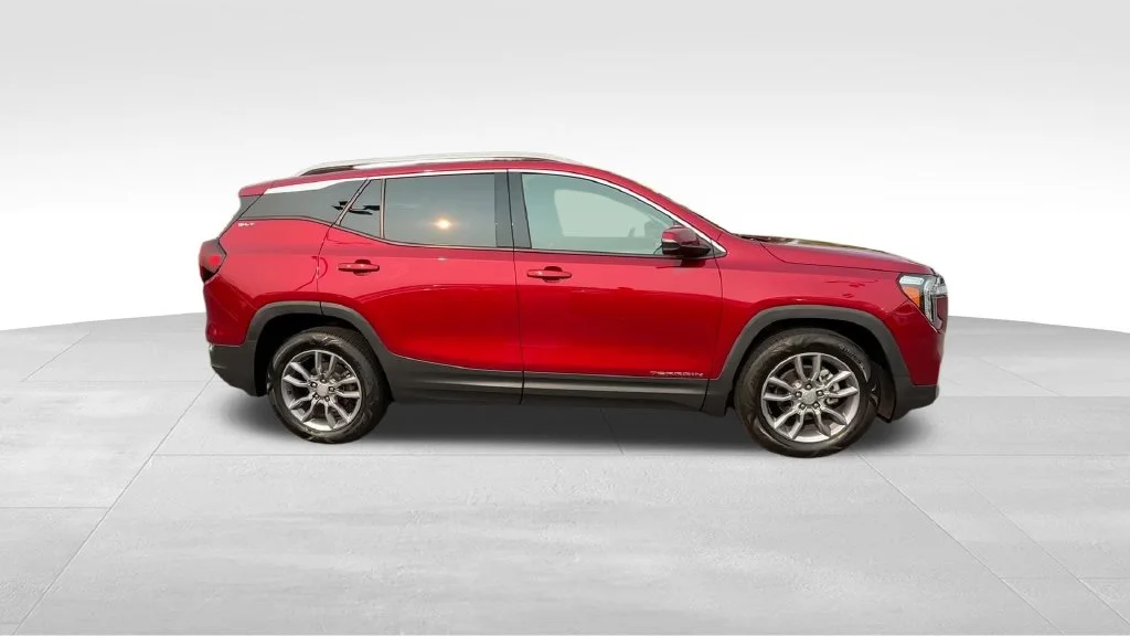 Used 2022 Red GMC SLT image 8