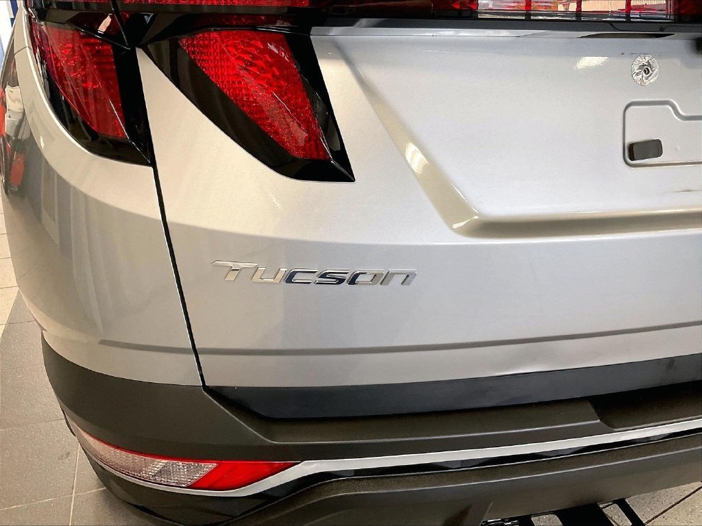 Used 2024 Silver Hyundai SEL image 28