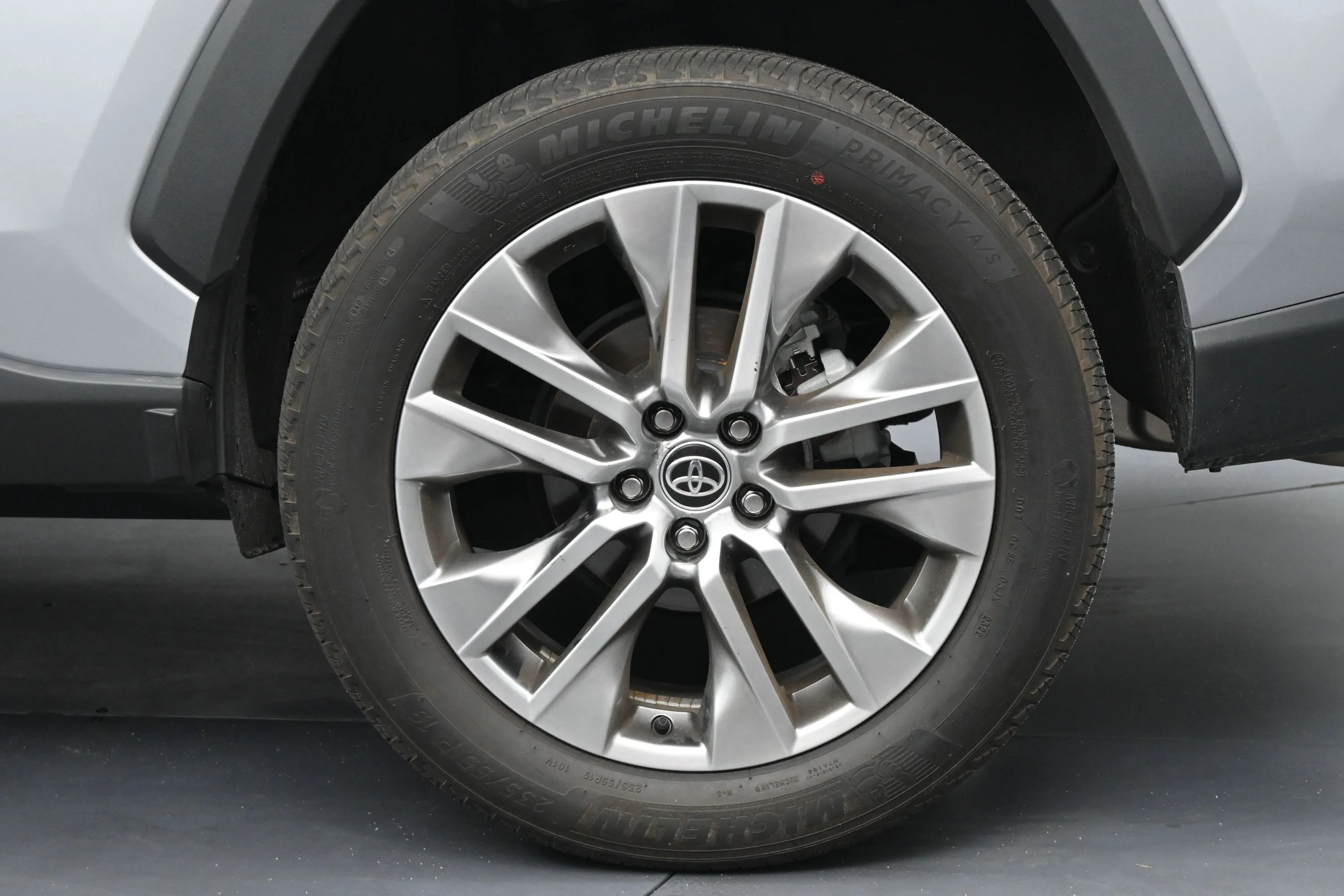 Used 2022 Silver Sky Metallic Toyota XLE Premium image 22
