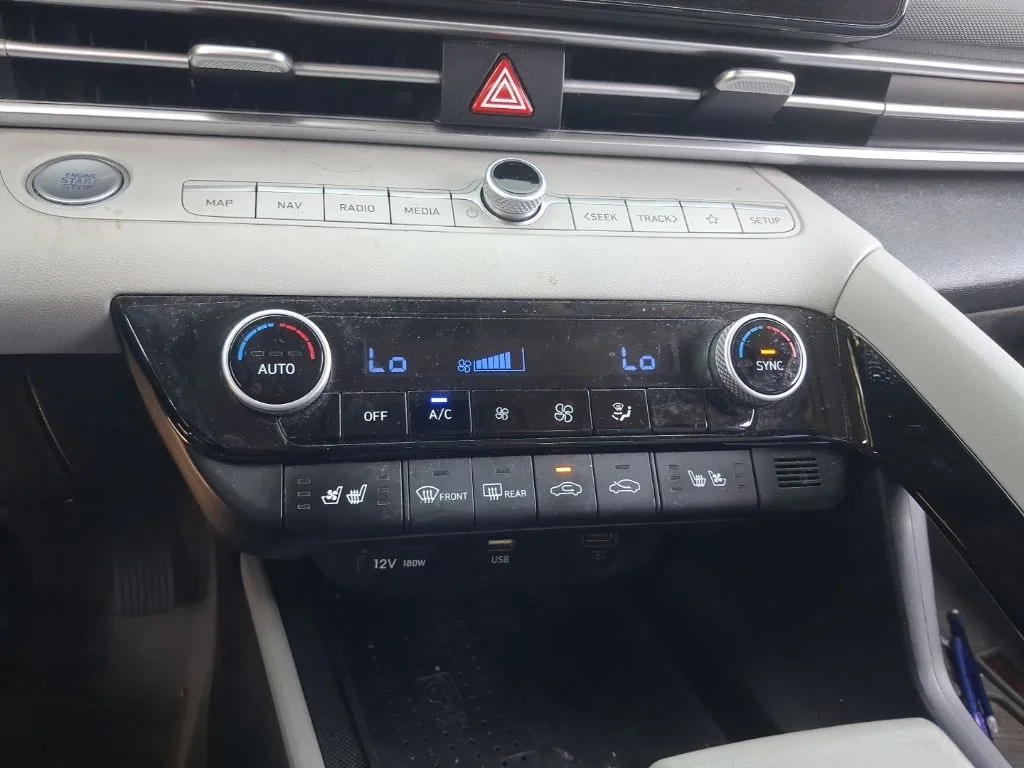 Used 2022 Red Hyundai Limited image 28