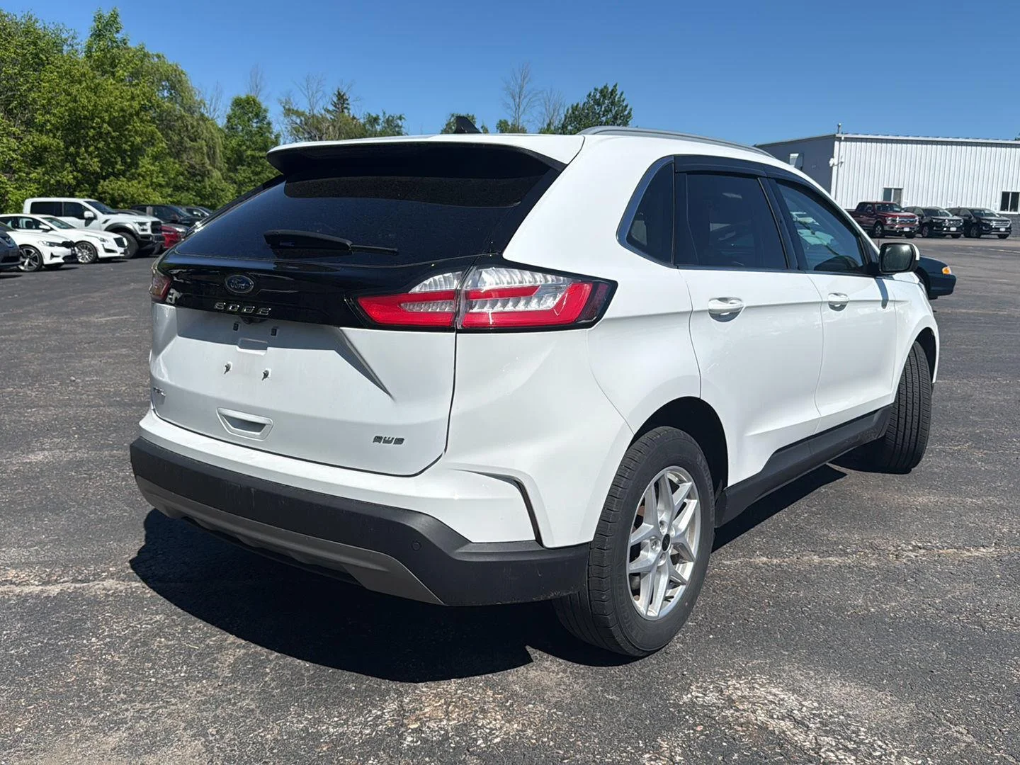 Used 2023 Oxford White Ford SEL image 10