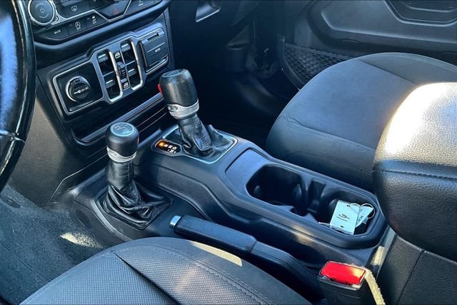 Used 2022 Black Jeep Altitude image 19