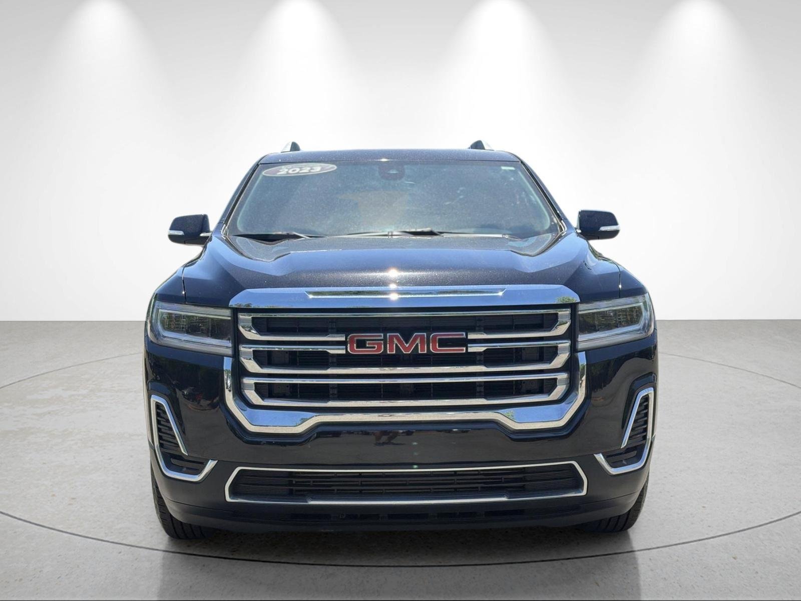 Used 2023 Ebony Twilight Metallic GMC SLE image 8