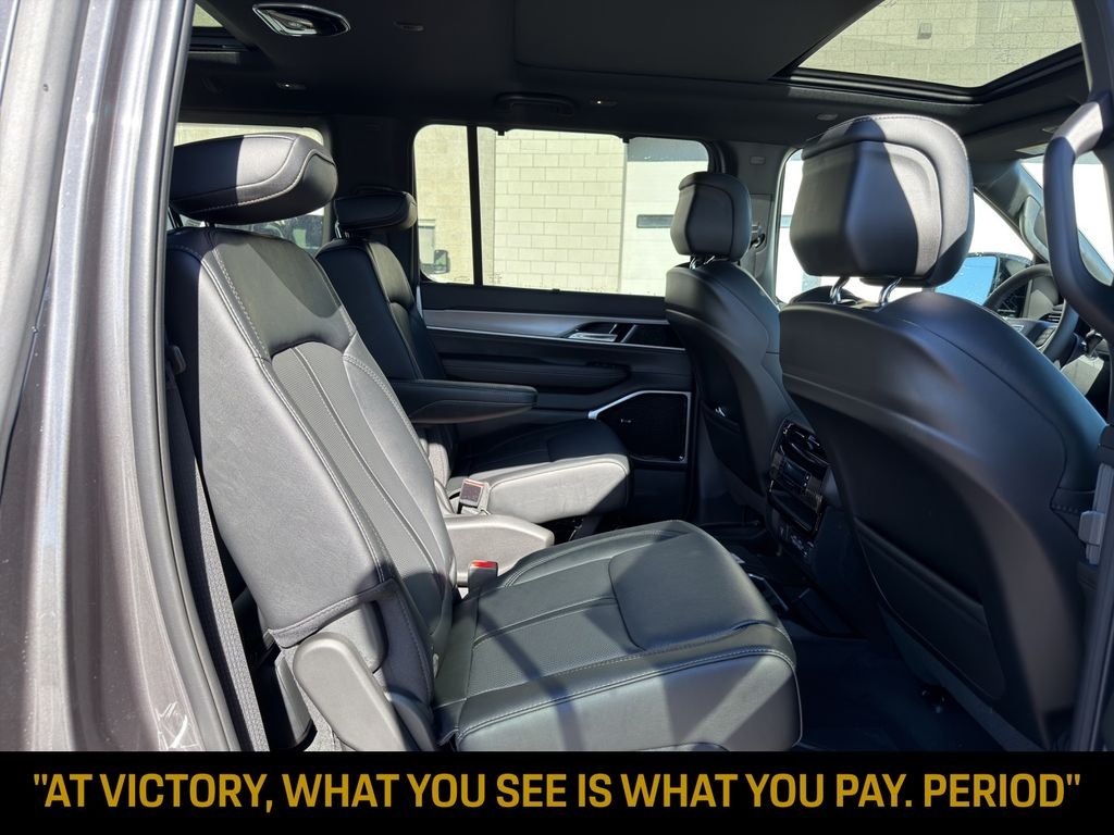 New 2026 Baltic-Gray Metallic Clear-Coat Exterior Paint Jeep Limited Reserve image 30