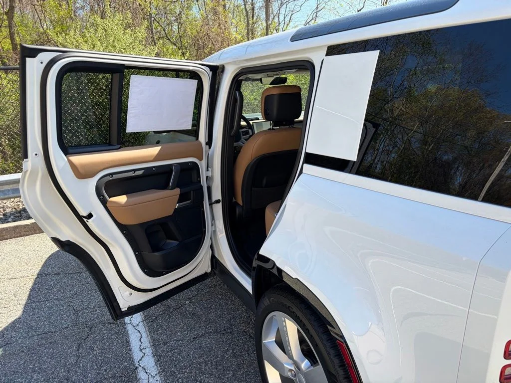 New 2025 Fuji White Land Rover X-Dynamic SE image 12