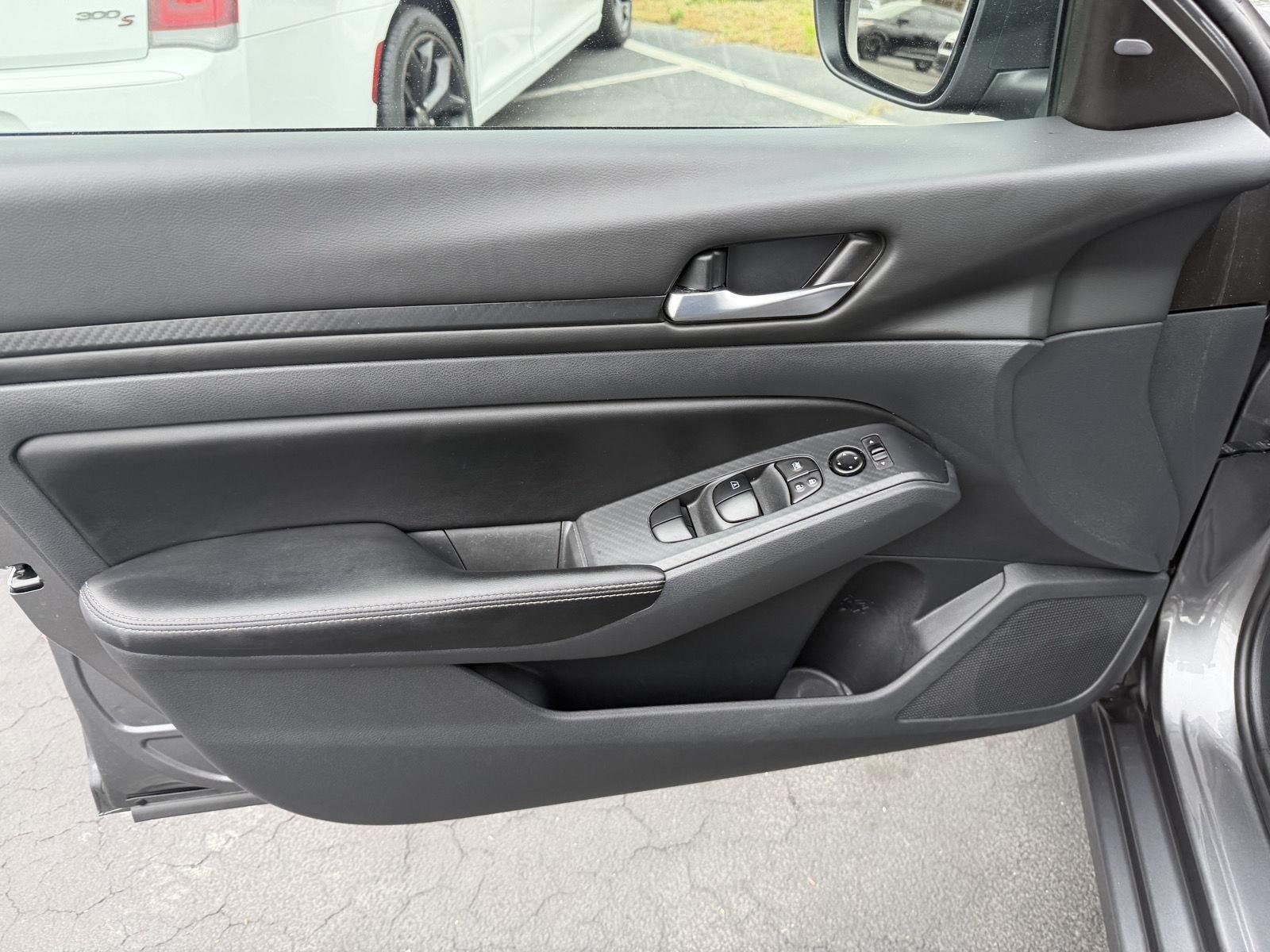 Used 2025 Gun Metallic Nissan SV image 10