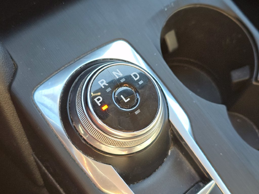 Used 2020 Blue Ford SE image 26
