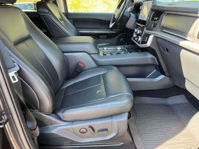 Used 2023 Black Metallic Ford XLT image 26