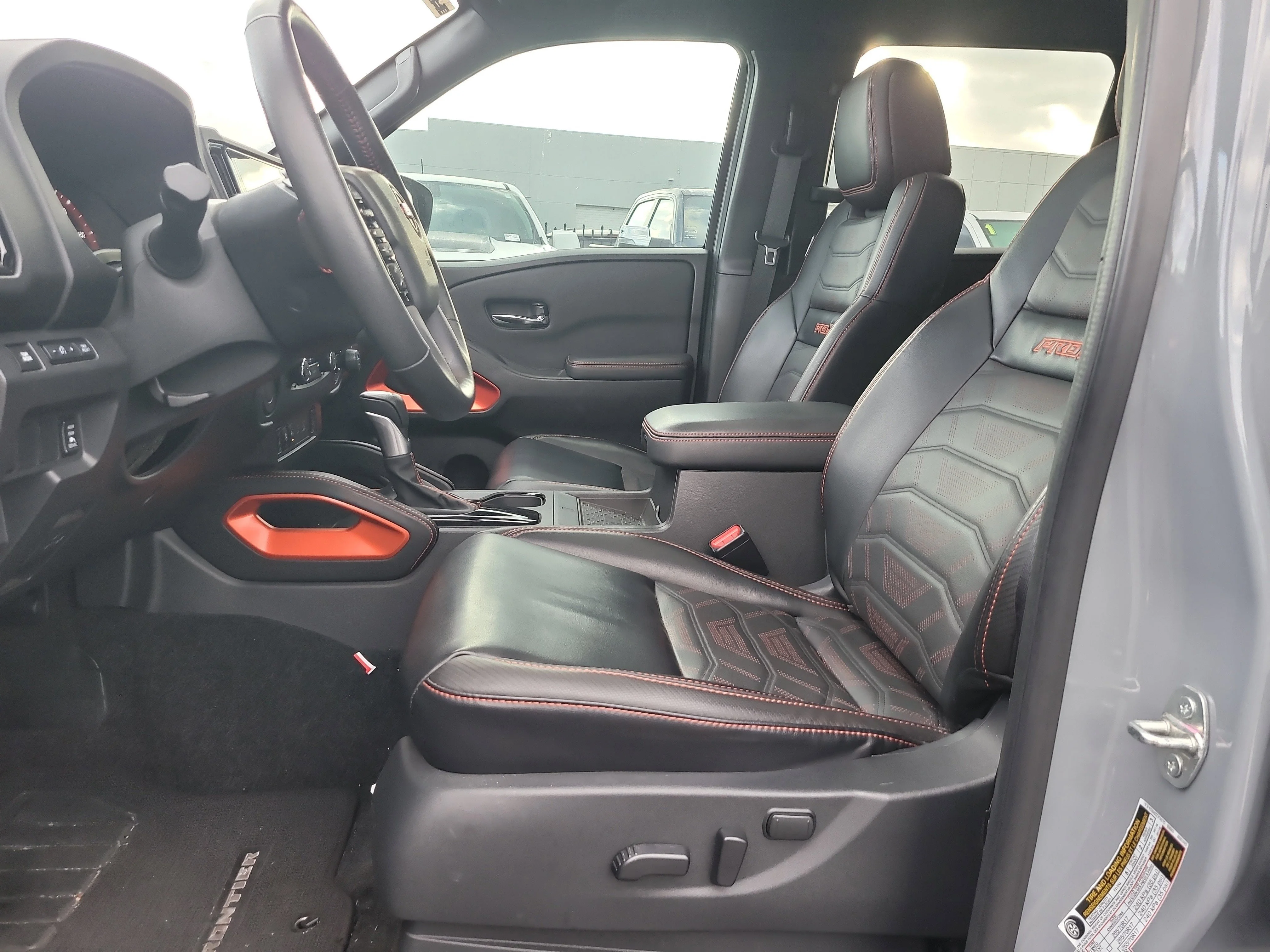 Used 2025 Boulder Gray Pearl Nissan PRO-X image 18