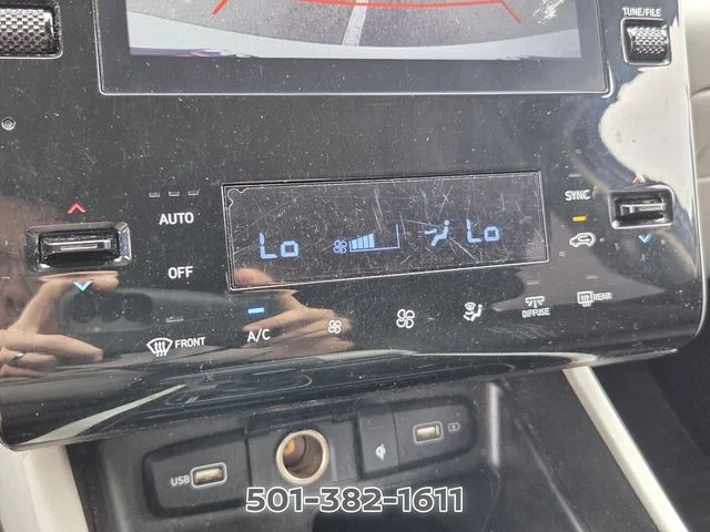 Used 2024 White Hyundai SEL image 22