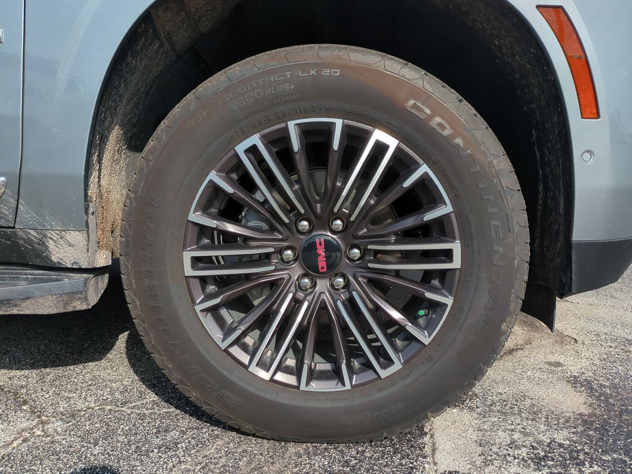 Used 2025 Sterling Metallic GMC Elevation image 11