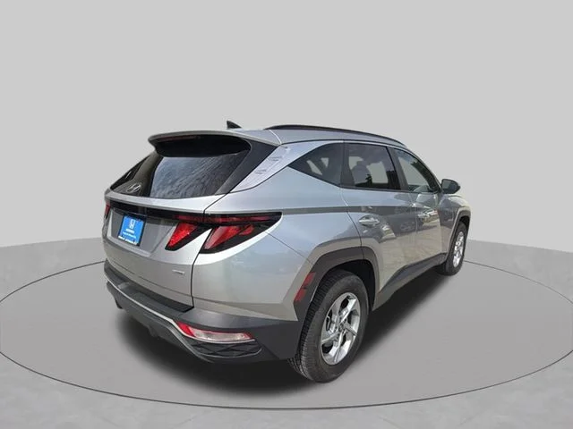 Used 2024 Shimmering Silver Hyundai SEL image 5