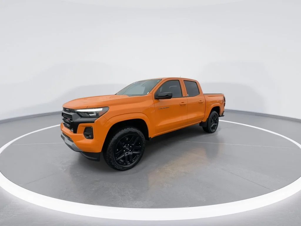 Used 2025 Orange Chevrolet Z71 image 4