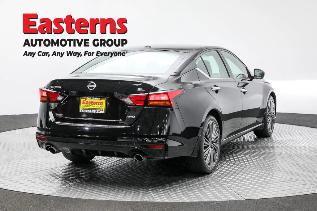 Used 2023 Black Nissan 2.5 SL image 5