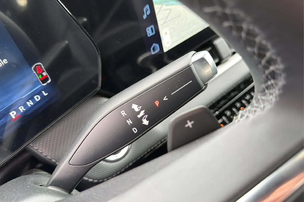 New 2027 Mosaic Black Metallic Chevrolet LT image 31