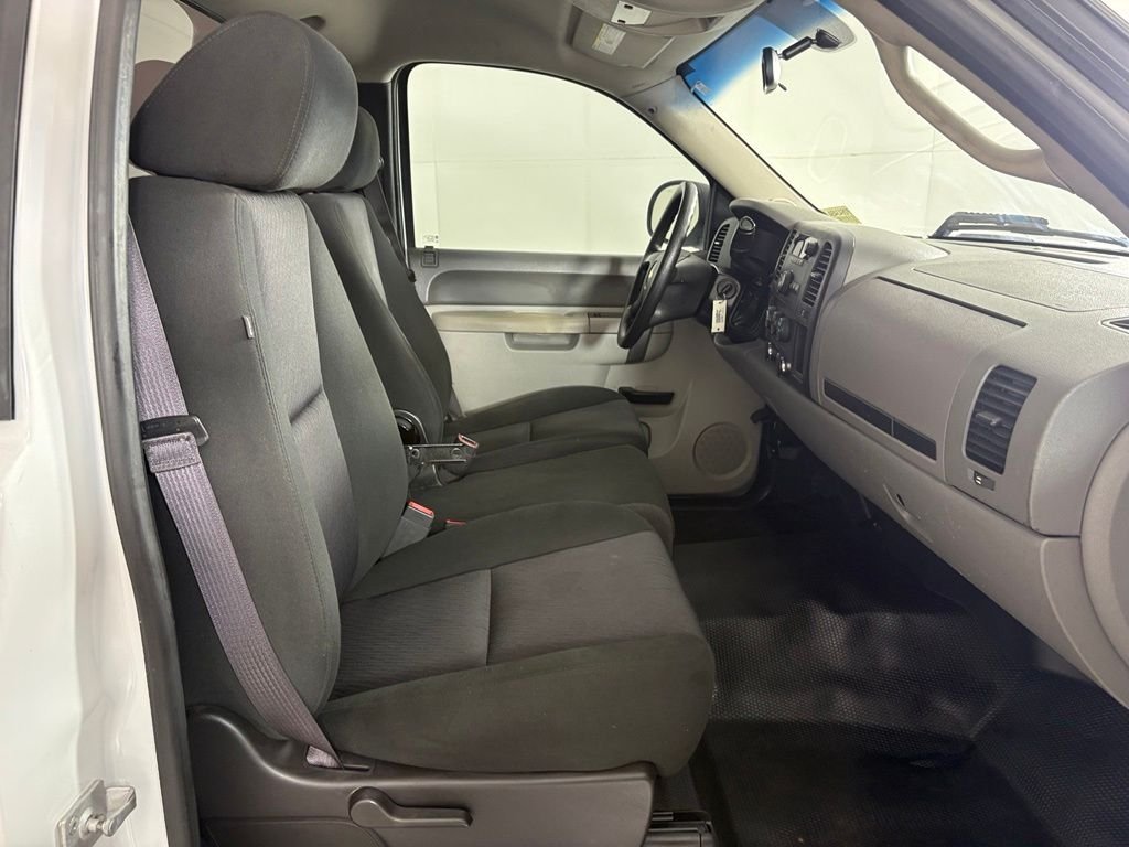 Used 2013 White Chevrolet Work Truck image 29