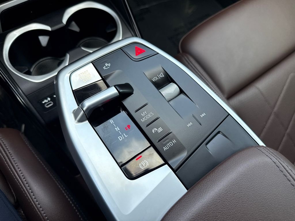 Used 2023 Gray BMW xDrive28i image 26