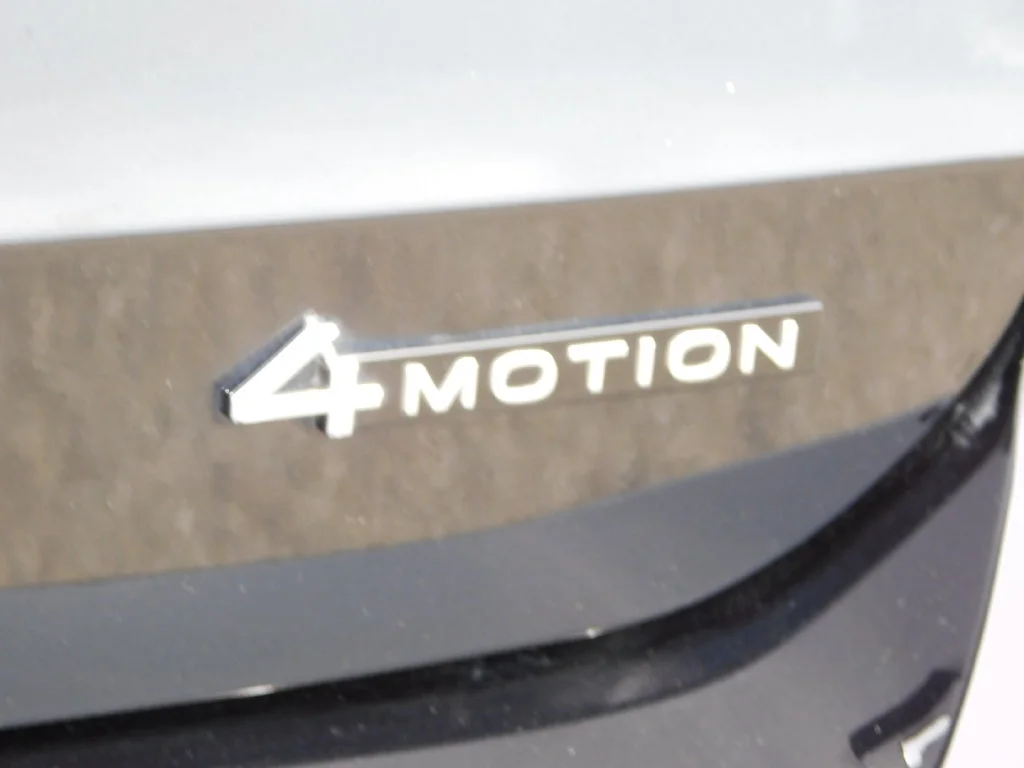 Used 2025 Black Volkswagen 1.5T SE image 41