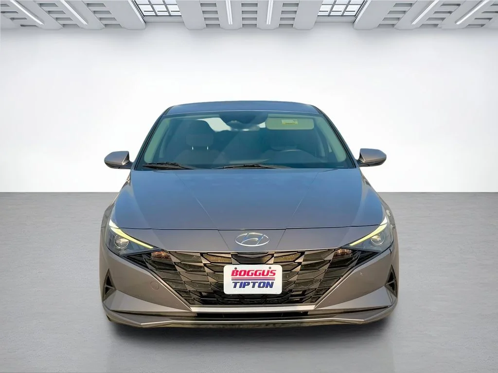 Used 2023 Silver Hyundai SEL image 8