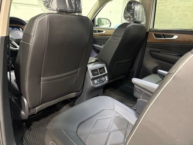 New 2026 White/off-white Volkswagen 2.0T SE w/Technology image 11