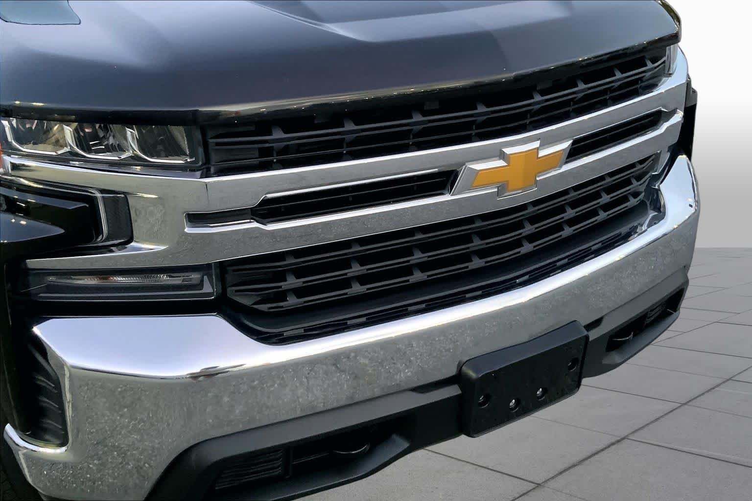 Used 2019 Black Chevrolet LT image 27