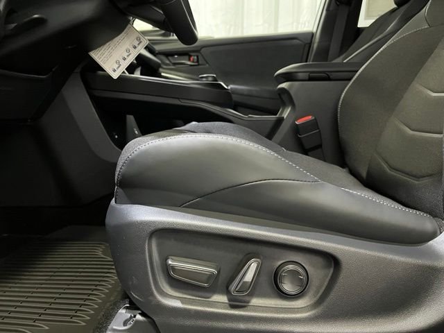 New 2026 Wind Chill Pearl <sup>1</sup> Toyota  SE image 14