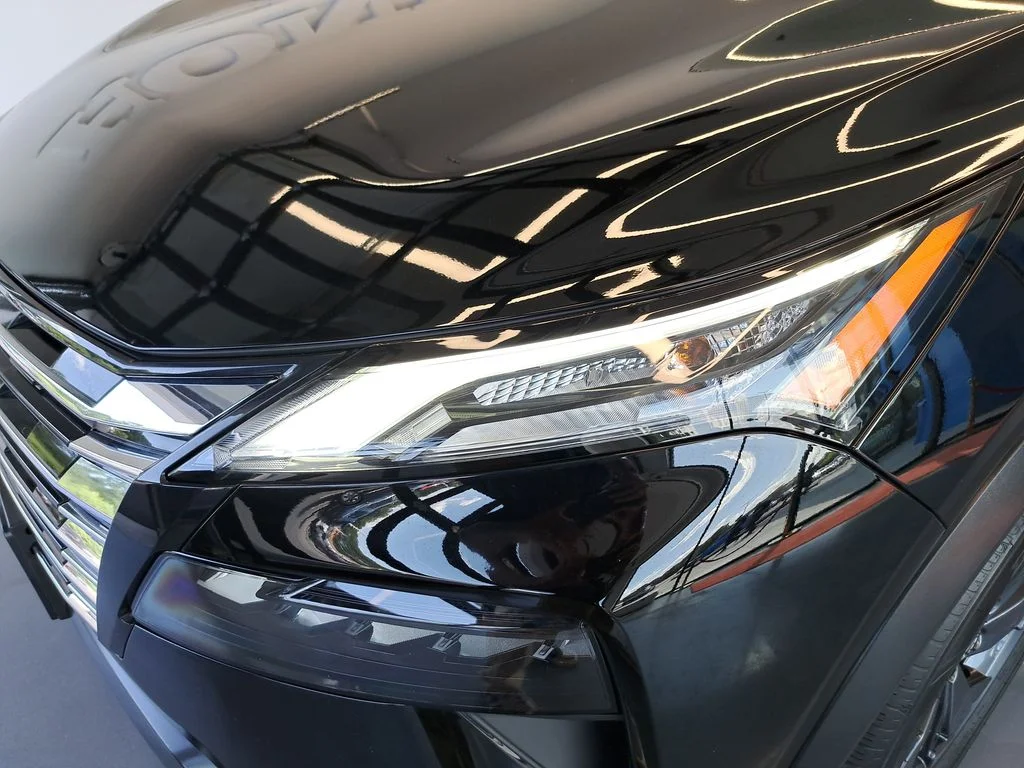 Used 2025 Black Nissan SV image 38
