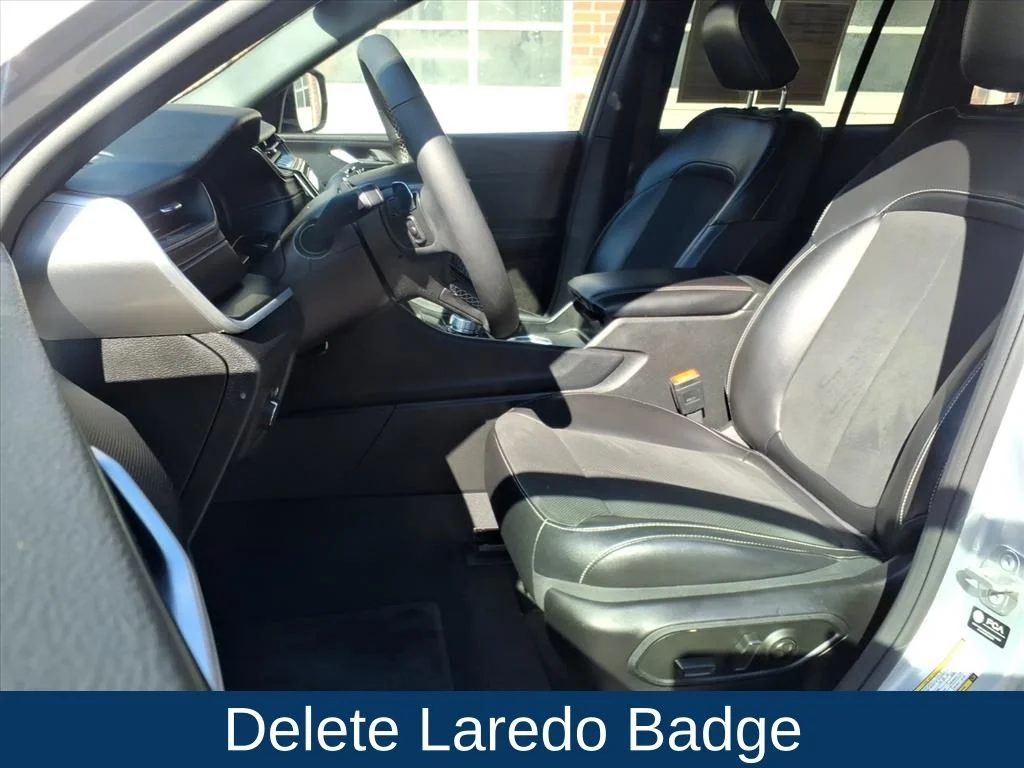 Used 2025 Silver Jeep Altitude image 18
