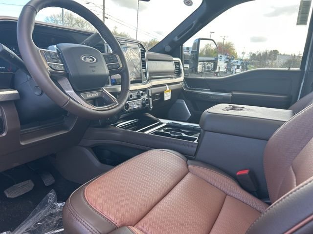 New 2026 Star White Metallic Tri-Coat Ford F-350® King Ranch® image 22