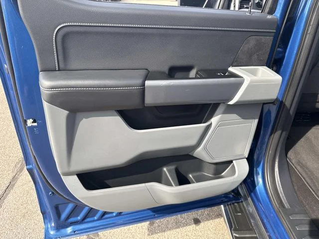 Used 2025 Blue Ford XLT image 23