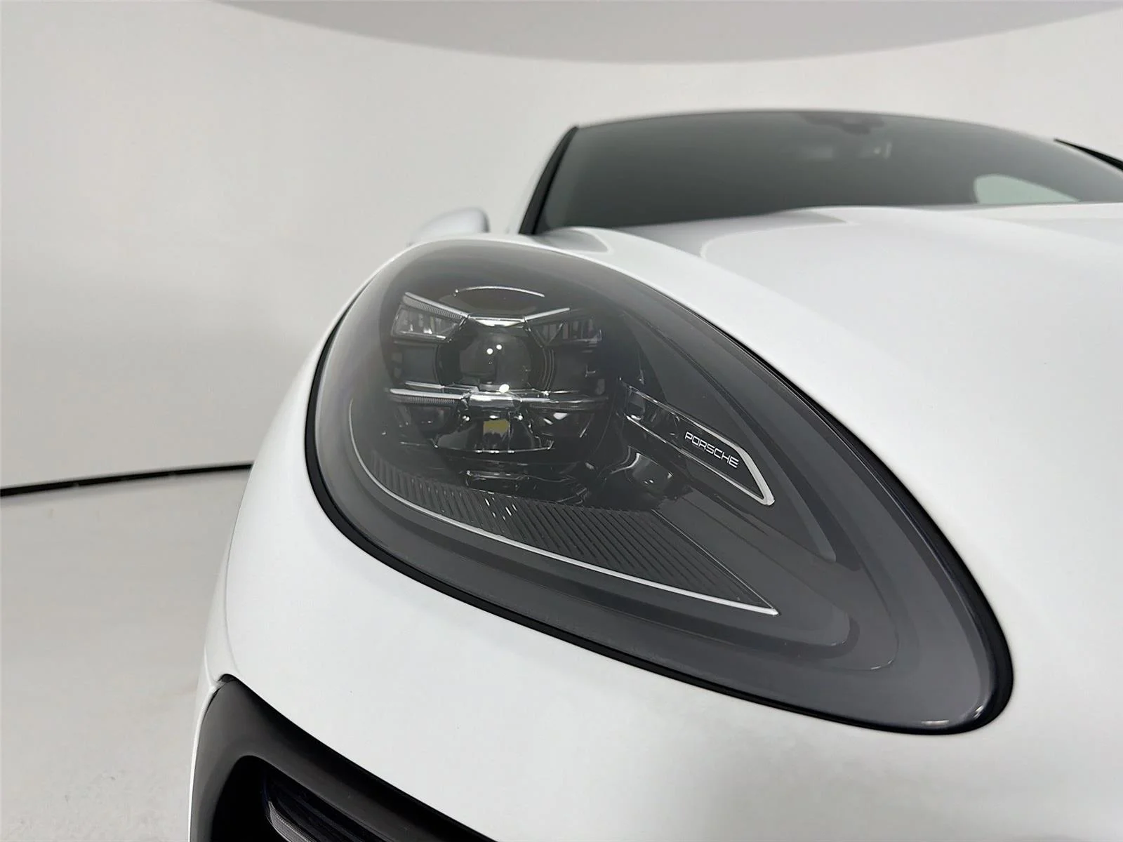 Used 2023 White Porsche T image 30