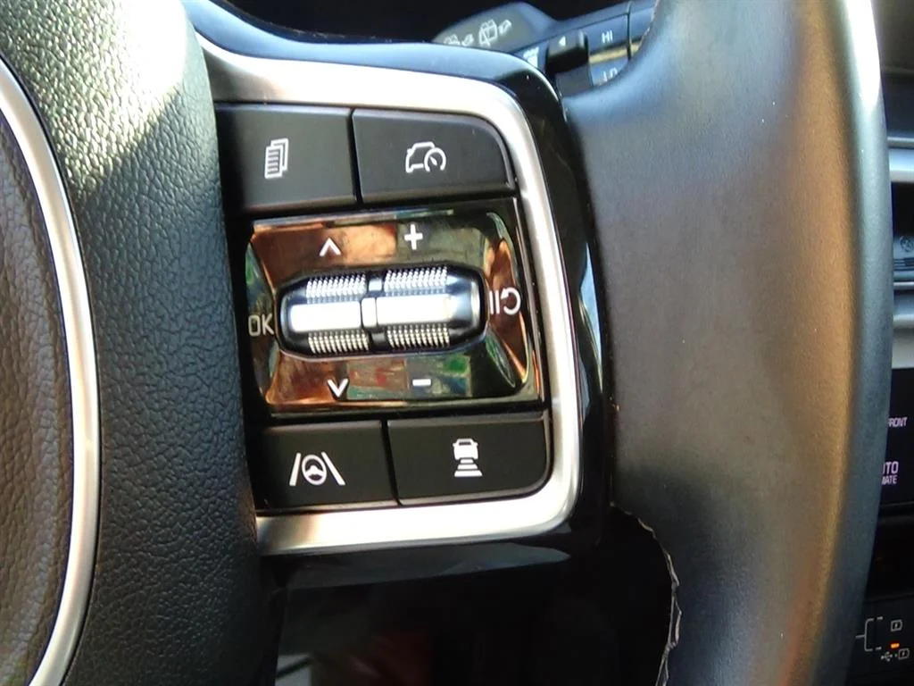 Certified Used 2024 Everlasting Silver (erg) Kia S image 21