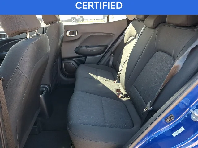 Used 2022 Blue Hyundai SE image 10