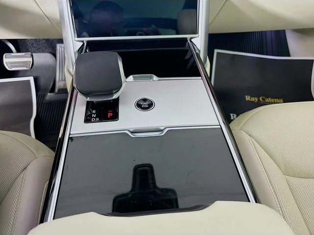 Certified Used 2025 Santorini Black Land Rover SE image 19