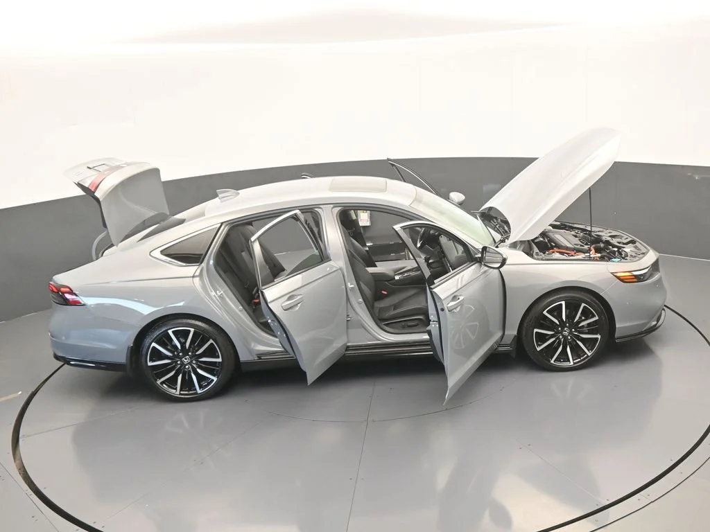 Used 2024 Solar Silver Metallic Honda Touring image 66