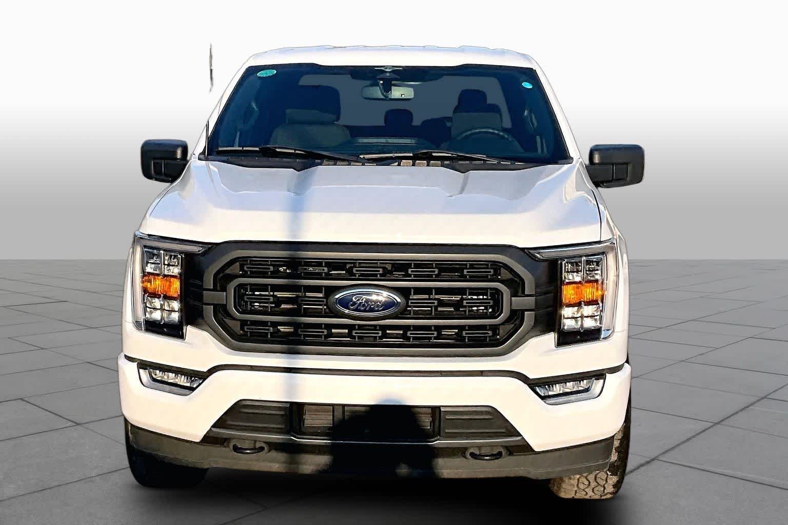 Used 2023 Oxford White Ford XLT image 4