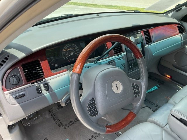 Used 2004  Lincoln Ultimate image 31