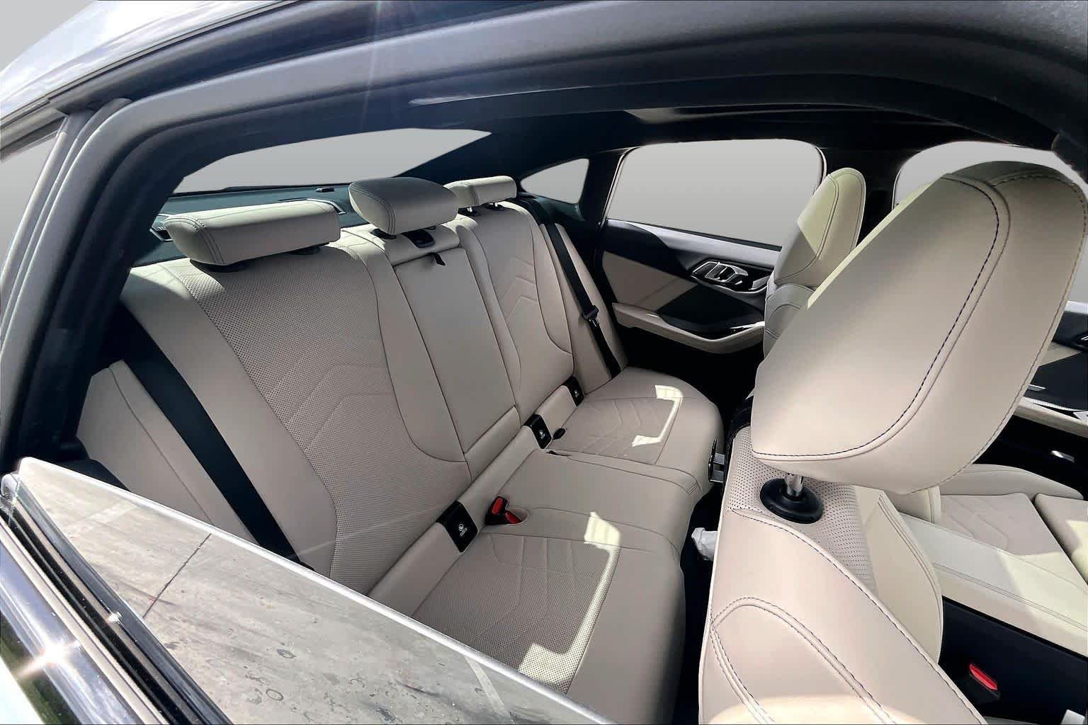 2025 BMW 2 Series M235 - Photo 33