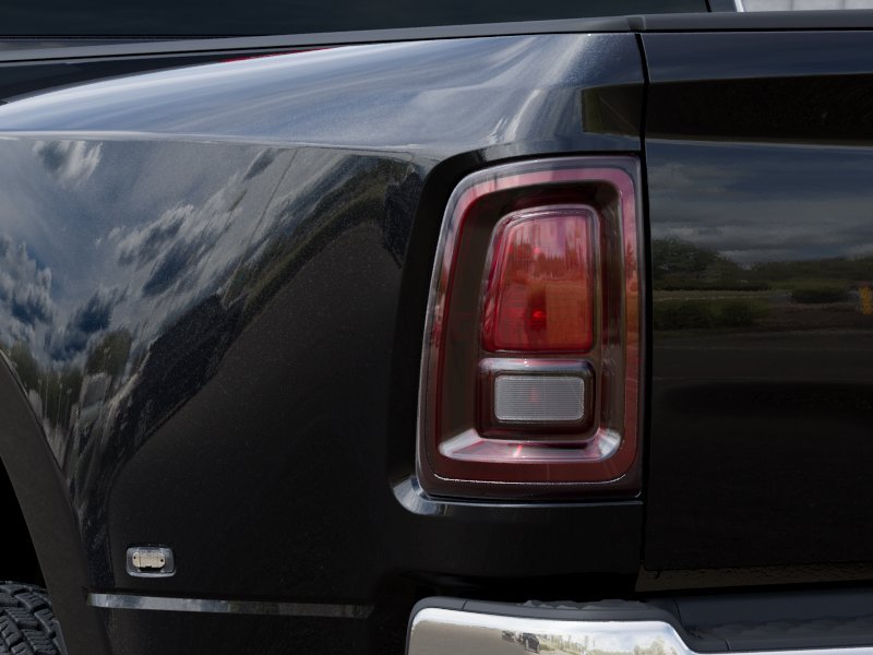 New 2027 Diamond Black Crystal Pearl-Coat Exterior Paint RAM Tradesman image 5