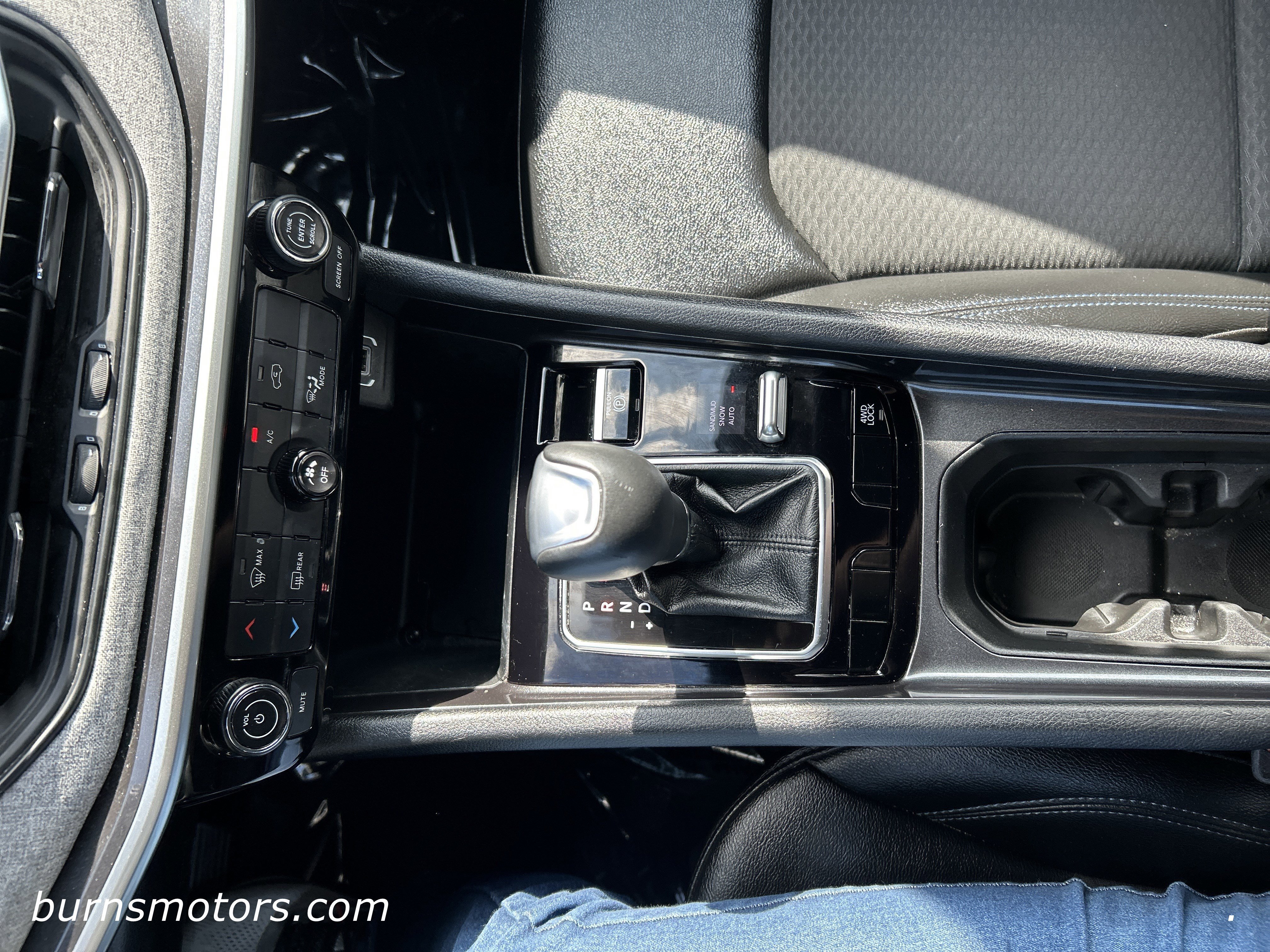 Used 2024 Bright White Jeep Latitude image 21