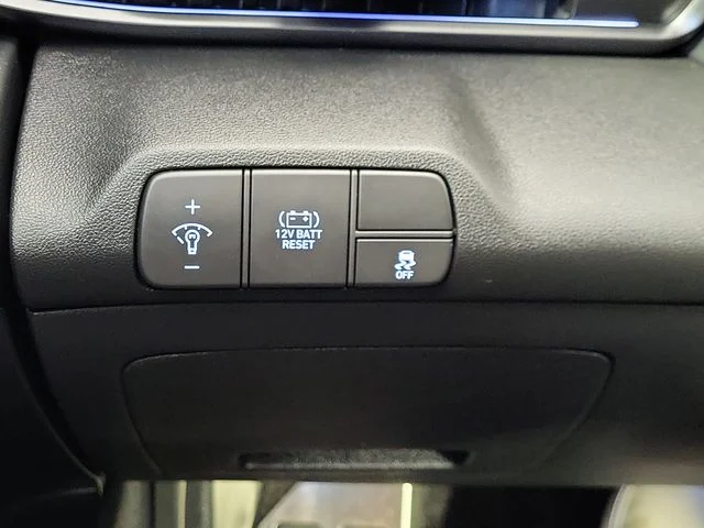 2025 Hyundai Elantra Blue - Photo 23