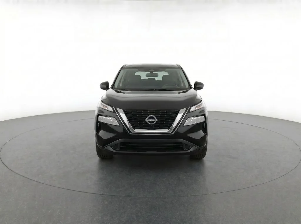 Used 2021 Black Nissan S image 5