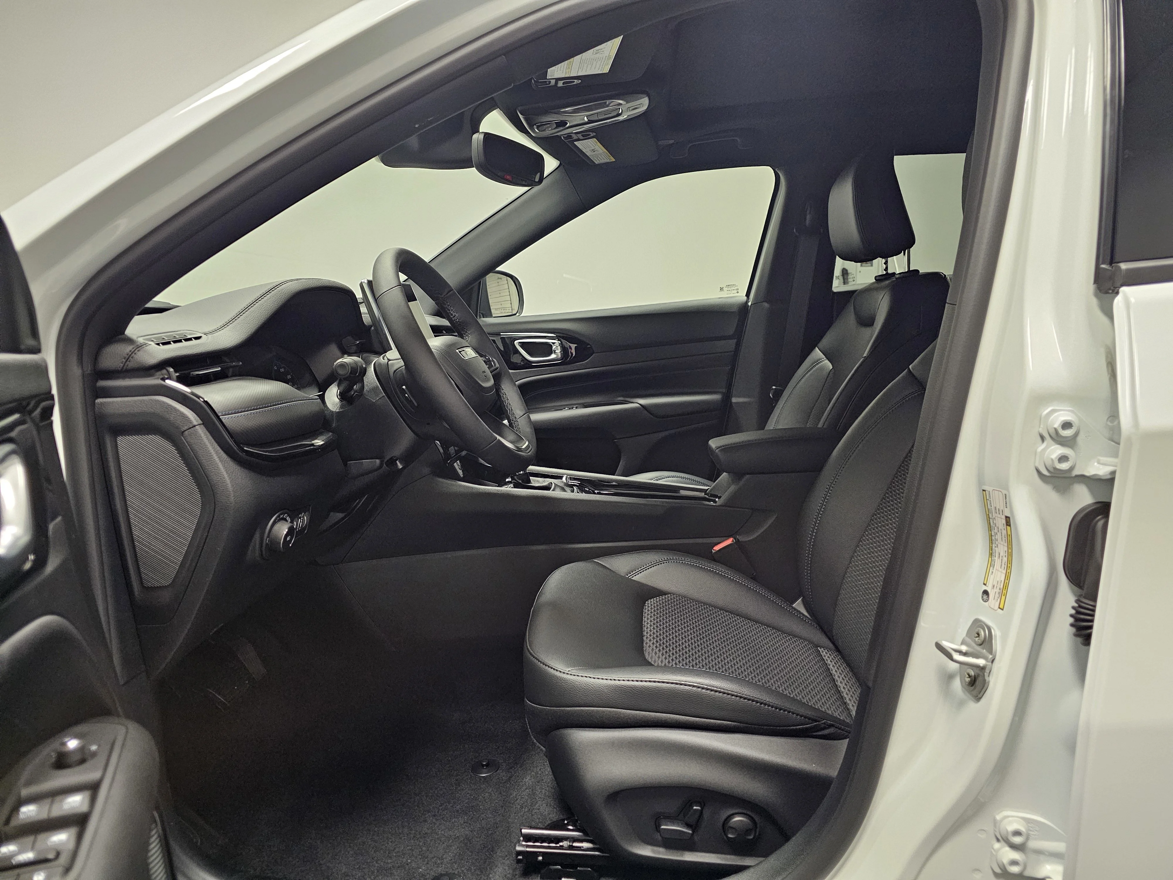 2025 Jeep Compass Latitude - Photo 18