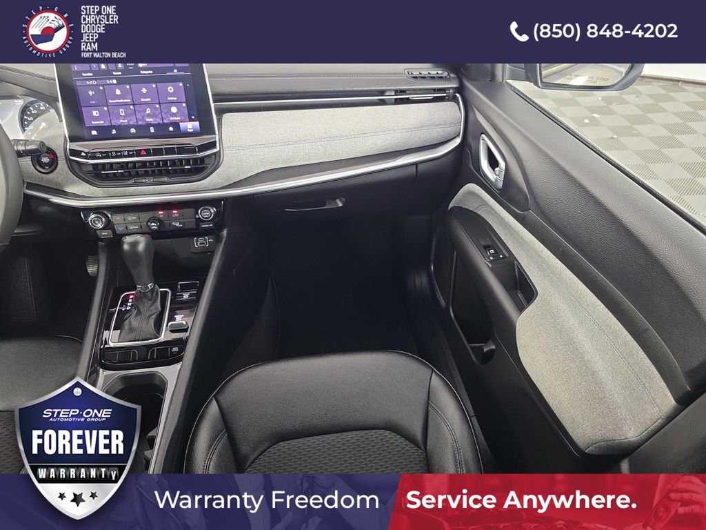 Used 2024 Gray Jeep Latitude image 14