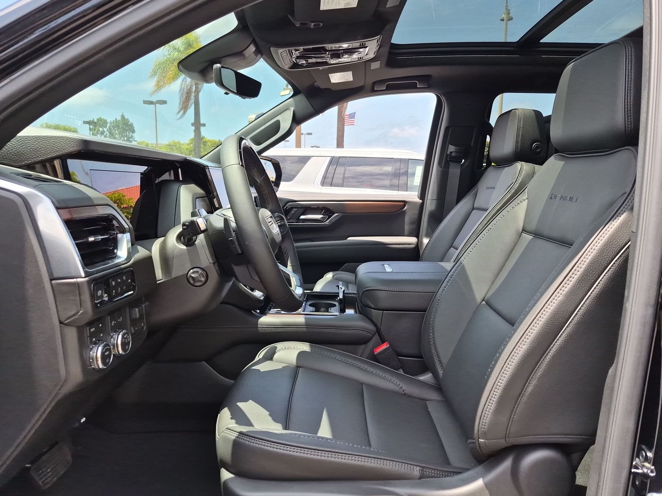 2026 GMC Yukon XL Denali - Photo 13
