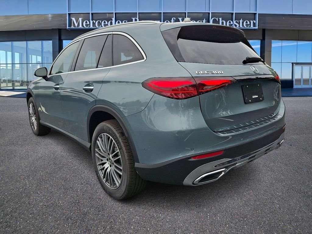 New 2027 Verde Silver Metallic Mercedes-Benz GLC 300 image 4